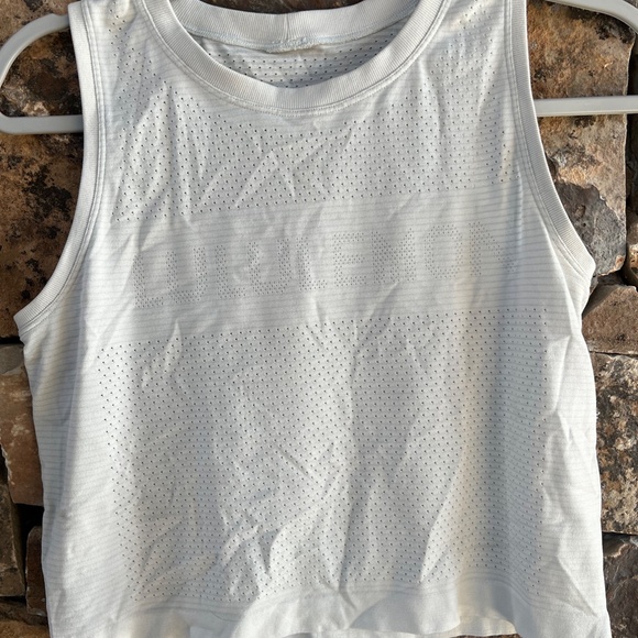 Lululemon Meshed white crop Small - Picture 3 of 3